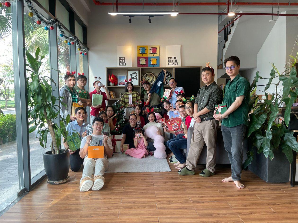 Team Vega Software ăn mừng Giáng Sinh